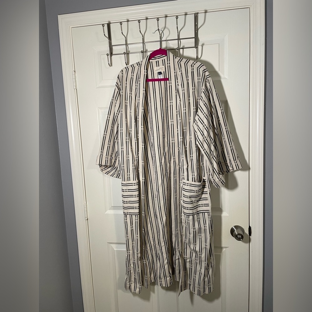Universal Thread Kimono/long jacket Size Medium